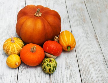 Balkabakları masanın üstünde.