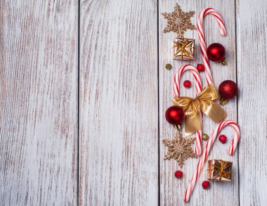 Noel süslemeleri - hediye kutusu, baston şekerler