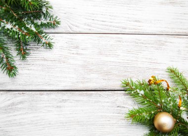 Noel süslemeleri karda