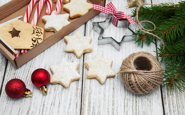 Boże Narodzenie ciasteczka z dekoracjami — Zdjęcie stockowe