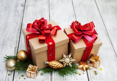 Noel hediye kutuları ve dekorasyonları