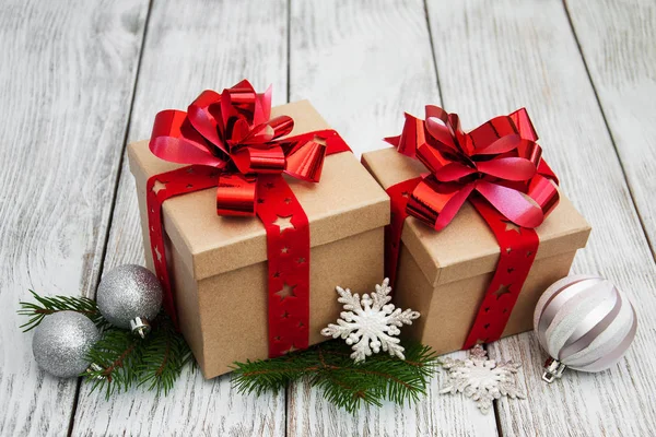 Cajas de regalo de Navidad y decoraciones —  Fotos de Stock