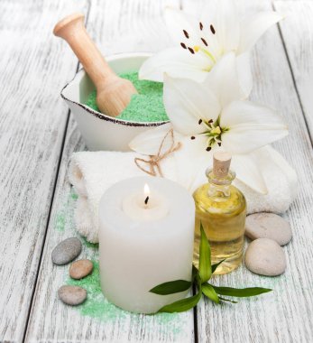 Beyaz lilyum Spa konseptiyle