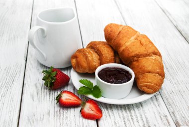 kruvasan ile Kahvaltı