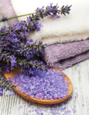 Spa Ürünleri ve lavanta çiçekleri