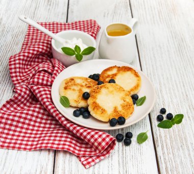 süzme peynirli gözleme blueberry ile