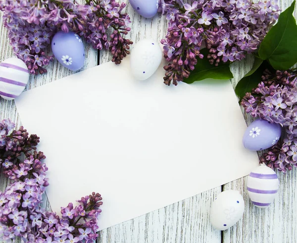 Tarjeta de Pascua con flores lila — Foto de Stock