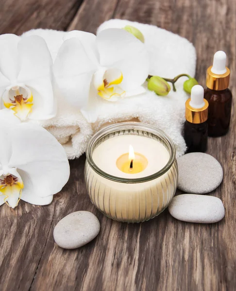 Productos de spa con orquídeas —  Fotos de Stock