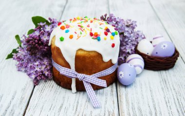 Paskalya ekmek ve yumurta