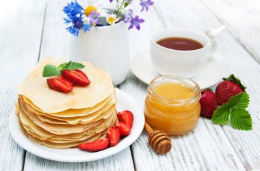 çilek ile Pancakes