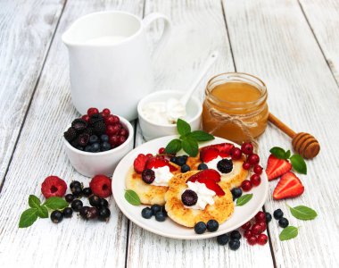 süzme peynirli gözleme çilek ile