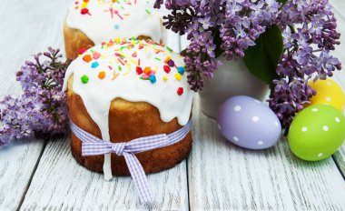 Paskalya ekmek ve yumurta