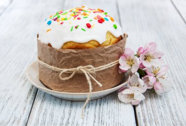 Paskalya ekmek ve yumurta