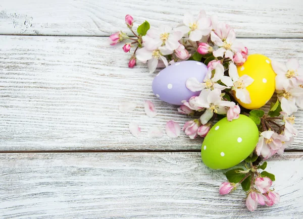 꽃과 함께 부활절 계란 — 스톡 사진