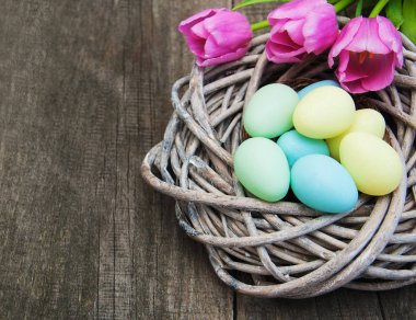 Yuvadaki paskalya yumurtası