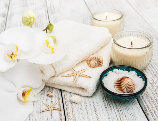 Productos de spa con orquídeas — Foto de Stock