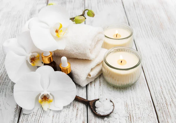 Productos de spa con orquídeas — Foto de Stock