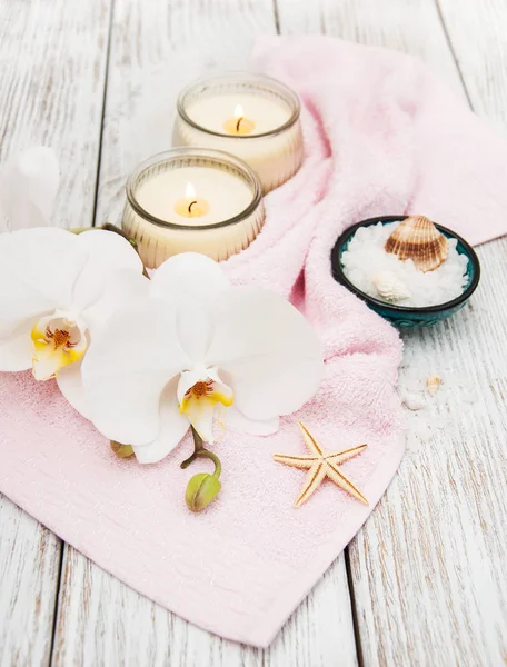 Wellness-Produkte mit Orchideen — Stockfoto