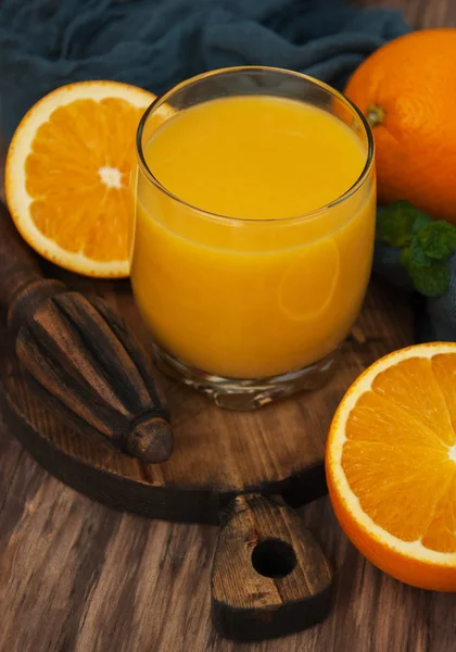 Ett glas apelsinjuice — Stockfoto