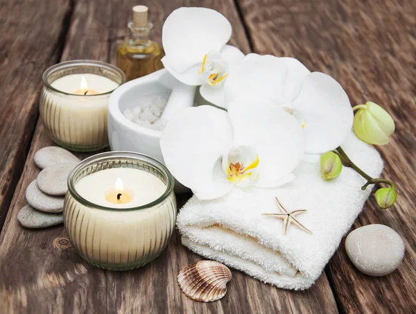 Productos de spa con orquídeas —  Fotos de Stock