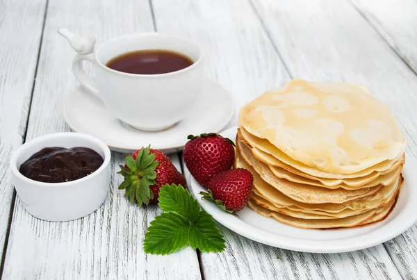 Panqueques con fresas — Foto de Stock