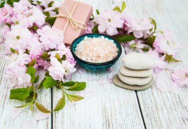 Sakura çiçeği ile Spa Ürünleri