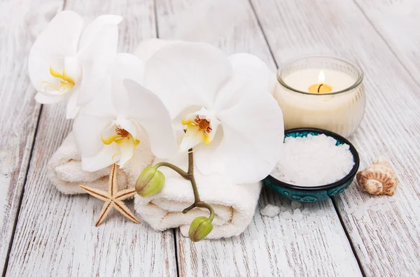 Productos de spa con orquídeas — Foto de Stock