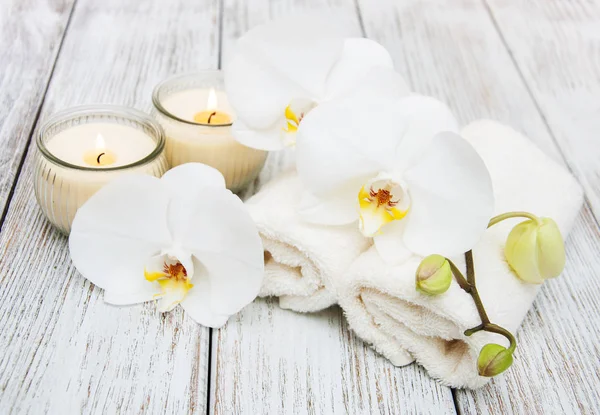 Productos de spa con orquídeas — Foto de Stock