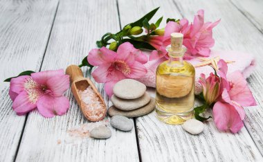 Alstroemeria çiçekler ile Spa kompozisyon