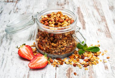 Pişmiş ev yapımı granola