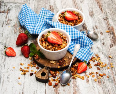 Pişmiş ev yapımı granola