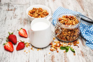 Pişmiş ev yapımı granola