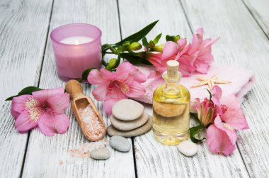 Alstroemeria çiçekler ile Spa kompozisyon