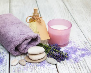 Spa Ürünleri ve lavanta çiçekleri