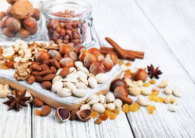 bir tabloda farklı fındık