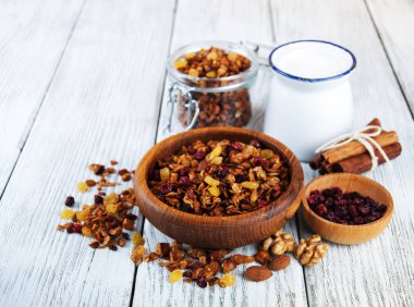 Pişmiş ev yapımı granola