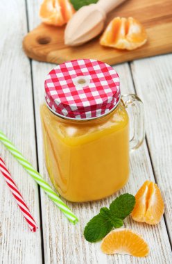 Portakal suyu ile jar