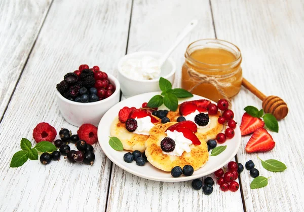 süzme peynirli gözleme çilek ile