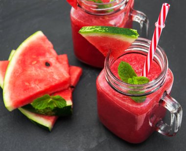 Kavanoz karpuz güler yüzlü ile