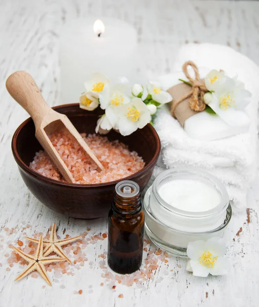 Yasemin çiçekleri Spa konseptiyle