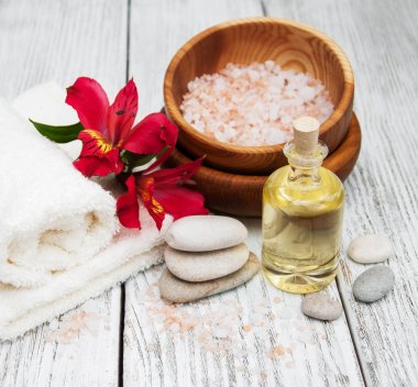 Alstroemeria çiçekler ile Spa kompozisyon