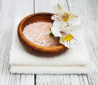 Alstroemeria çiçekler ile Spa Ürünleri