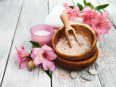 Alstroemeria çiçekler ile Spa kompozisyon