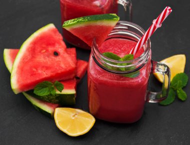 Kavanoz karpuz güler yüzlü ile