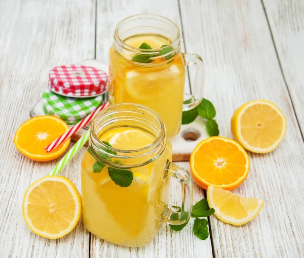 Frascos con limonada —  Fotos de Stock