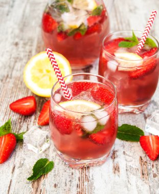 Srtawberries ile limonata