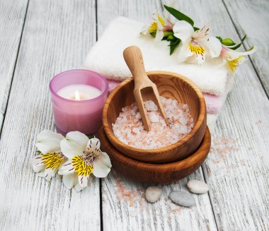 Alstroemeria çiçekler ile Spa kompozisyon