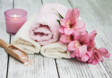Alstroemeria çiçekler ile Spa Ürünleri