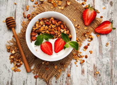 Pişmiş ev yapımı granola