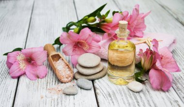 Alstroemeria çiçekler ile Spa kompozisyon